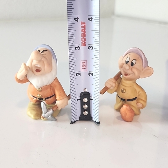 Sneezy and Dopey vintage Disney figurines, set of 2. - Picture 6 of 6
